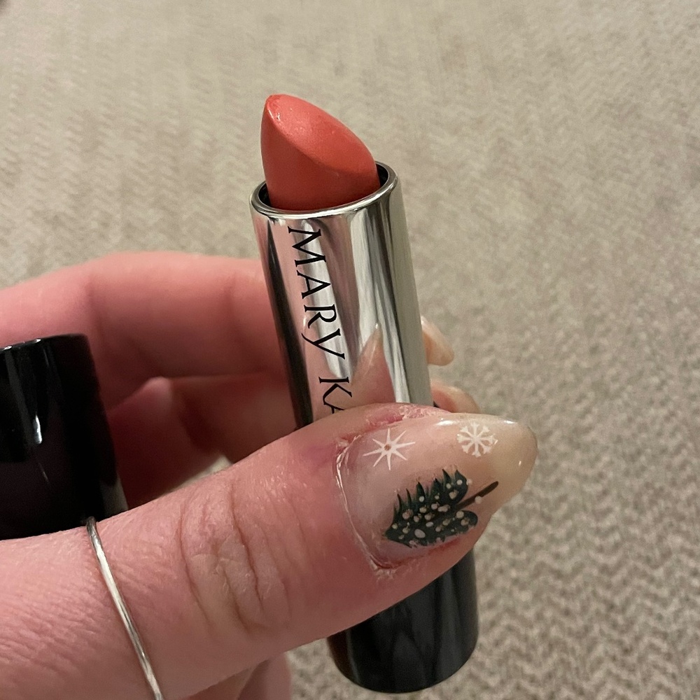NWT Mary Kay Gel Semi-Matte Lipstick in Sunset Peach
